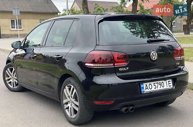 Хэтчбек Volkswagen Golf 2009 в 