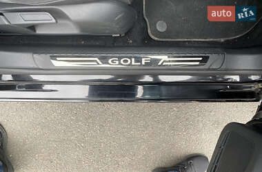 Хэтчбек Volkswagen Golf 2009 в 