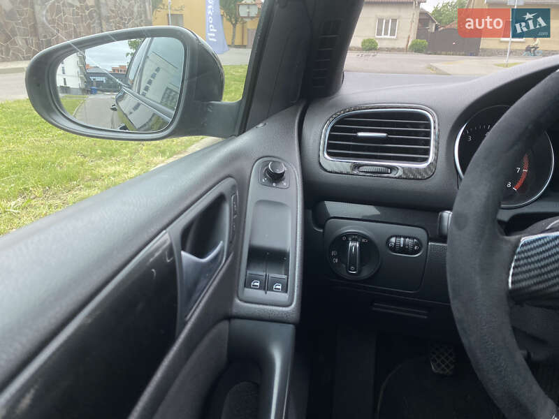 Хетчбек Volkswagen Golf 2009 в Мукачевому