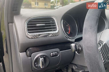 Хэтчбек Volkswagen Golf 2009 в 
