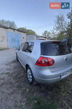 Хэтчбек Volkswagen Golf 2003 в Бердичеве
