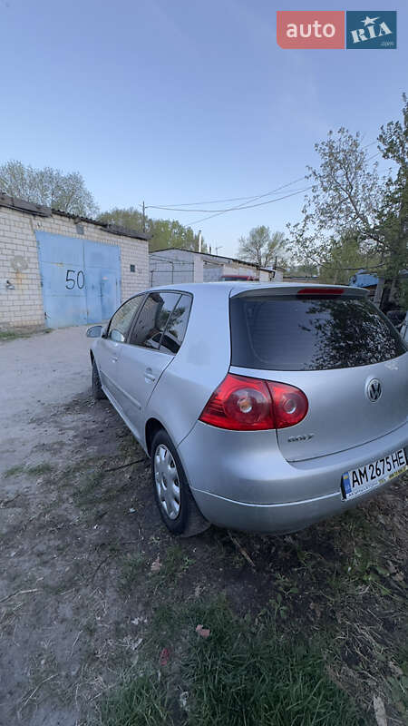 Volkswagen Golf 2003