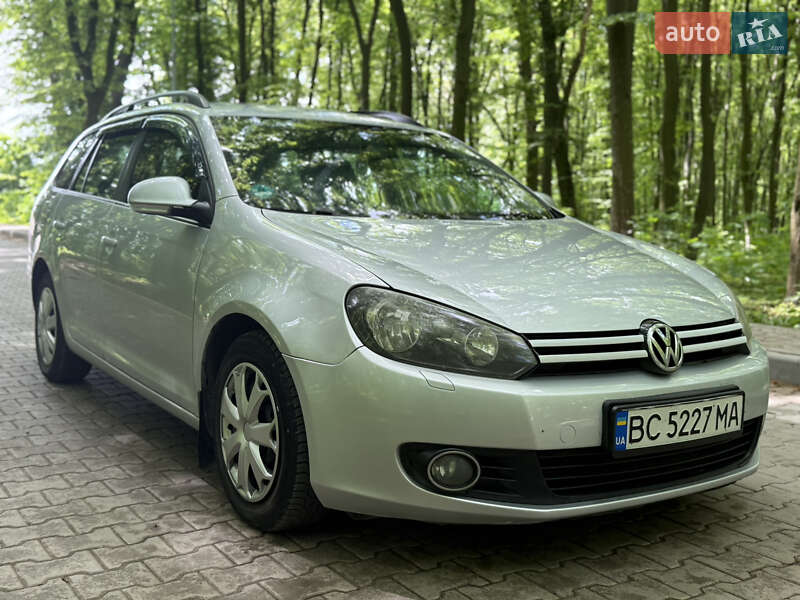 Універсал Volkswagen Golf 2009 в 