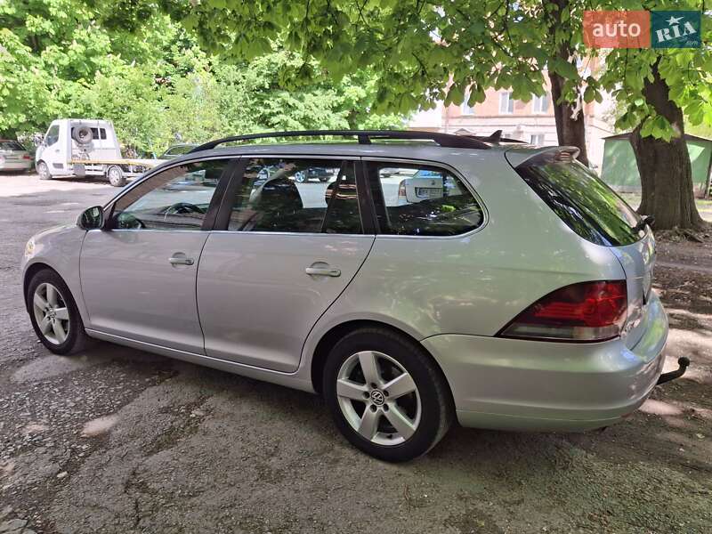 Універсал Volkswagen Golf 2010 в Кам'янець-Подільському