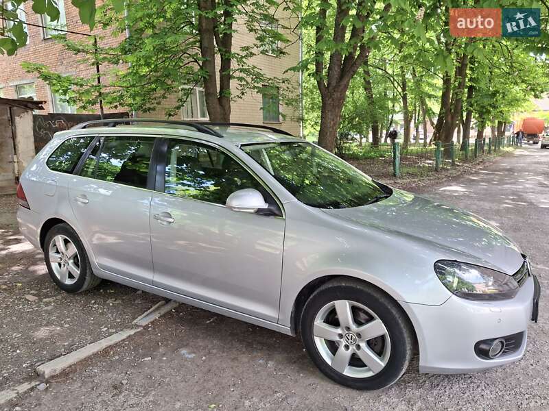 Універсал Volkswagen Golf 2010 в Кам'янець-Подільському