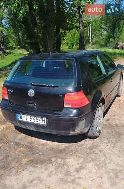 Хетчбек Volkswagen Golf 1998 в 