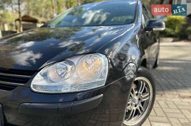Хетчбек Volkswagen Golf 2004 в 