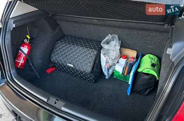 Хетчбек Volkswagen Golf 2004 в 