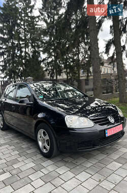 Хетчбек Volkswagen Golf 2004 в 
