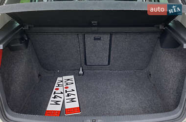 Хэтчбек Volkswagen Golf 2009 в 
