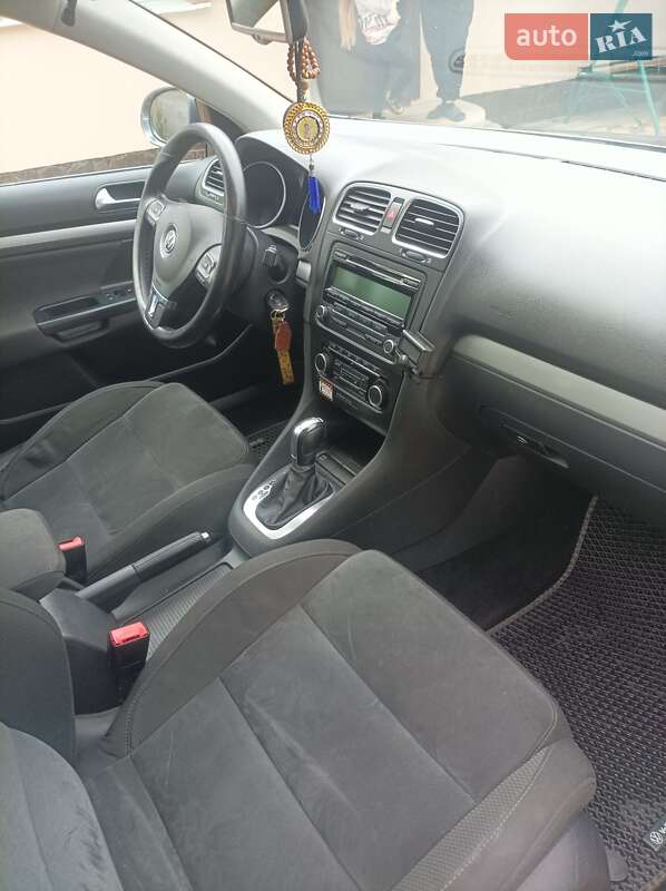 Універсал Volkswagen Golf 2011 в Лохвиці