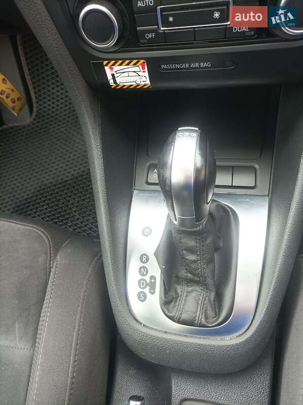 Універсал Volkswagen Golf 2011 в Лохвиці