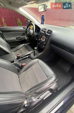 Універсал Volkswagen Golf 2010 в 