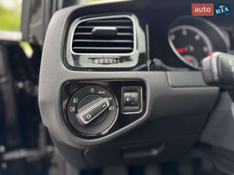 Універсал Volkswagen Golf 2014 в Луцьку