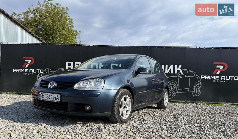 Хетчбек Volkswagen Golf 2006 в Чернівцях