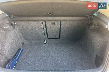 Хэтчбек Volkswagen Golf 2008 в 