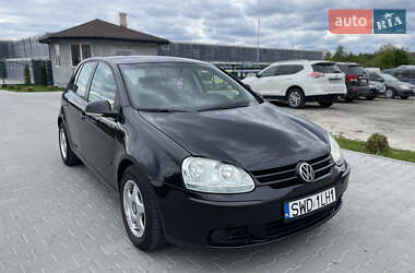 Хетчбек Volkswagen Golf 2006 в Рокитному