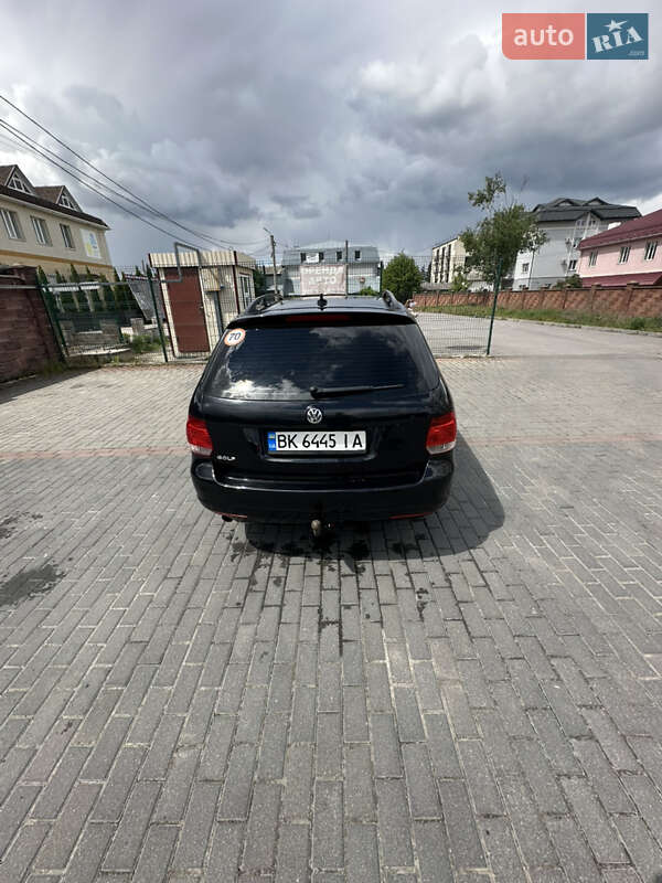 Універсал Volkswagen Golf 2009 в Рівному