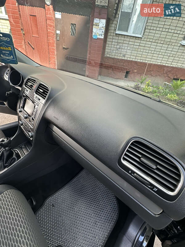 Універсал Volkswagen Golf 2009 в Рівному