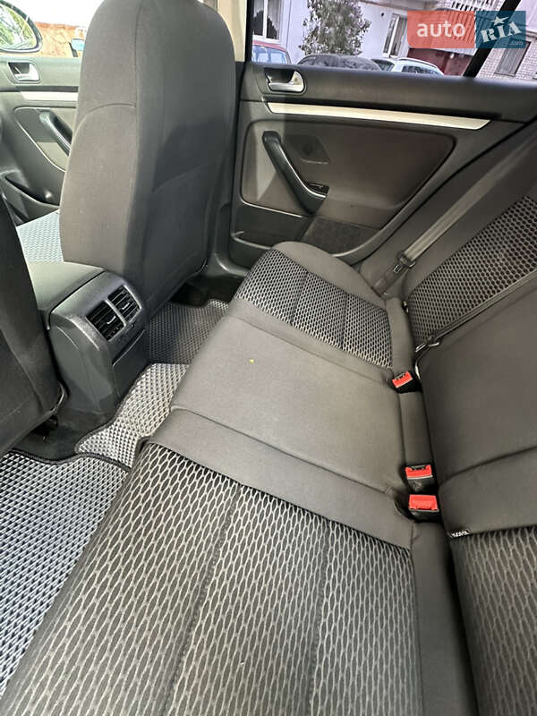 Універсал Volkswagen Golf 2009 в Рівному