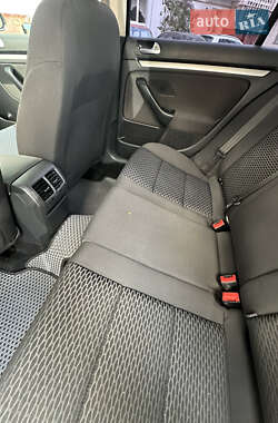 Універсал Volkswagen Golf 2009 в 