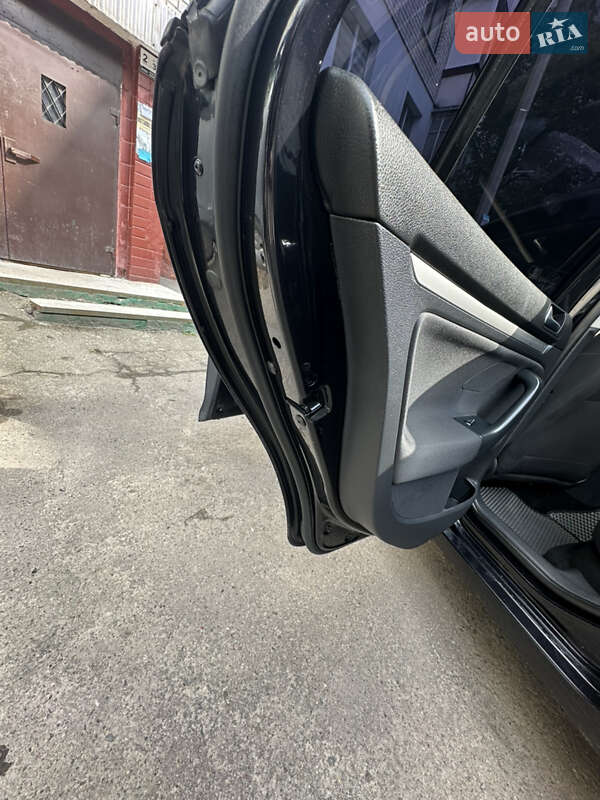 Універсал Volkswagen Golf 2009 в Рівному