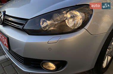 Хетчбек Volkswagen Golf 2010 в 