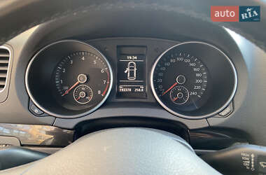 Хетчбек Volkswagen Golf 2010 в 