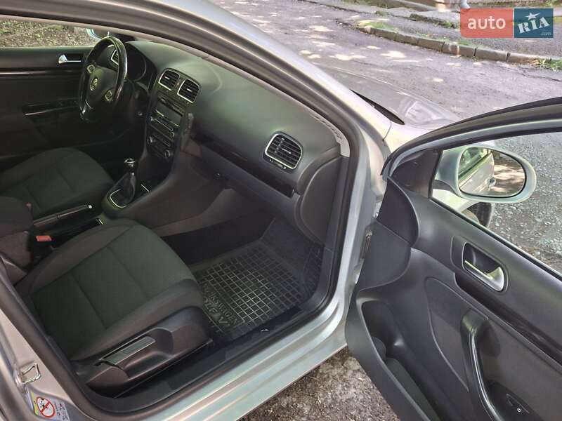 Універсал Volkswagen Golf 2010 в Кам'янець-Подільському