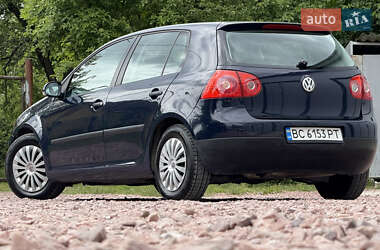 Хетчбек Volkswagen Golf 2004 в 