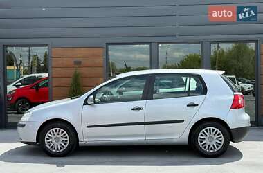 Хетчбек Volkswagen Golf 2004 в 