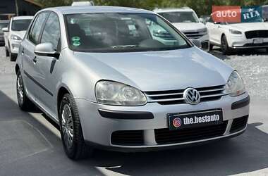Хетчбек Volkswagen Golf 2004 в 
