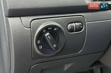 Хетчбек Volkswagen Golf 2004 в 