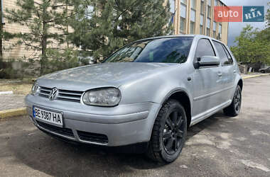 Хетчбек Volkswagen Golf 2002 в 