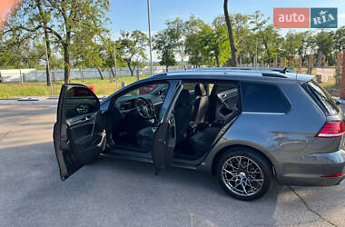 Универсал Volkswagen Golf 2019 в 