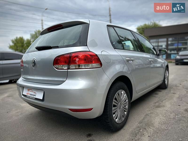 Хетчбек Volkswagen Golf 2009 в Сумах
