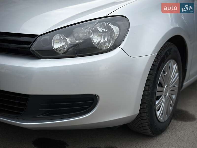 Хетчбек Volkswagen Golf 2009 в Сумах