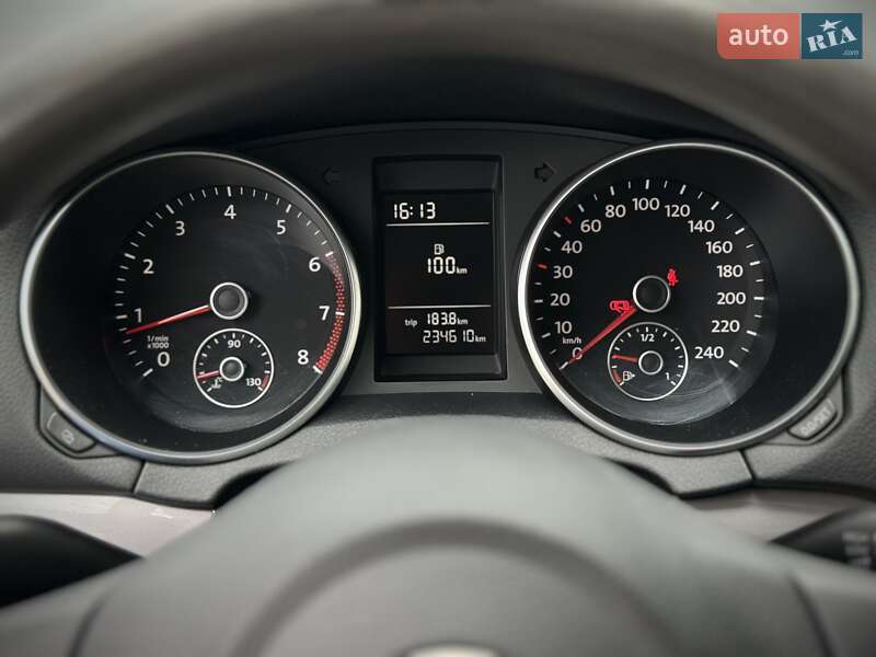 Хетчбек Volkswagen Golf 2009 в Сумах