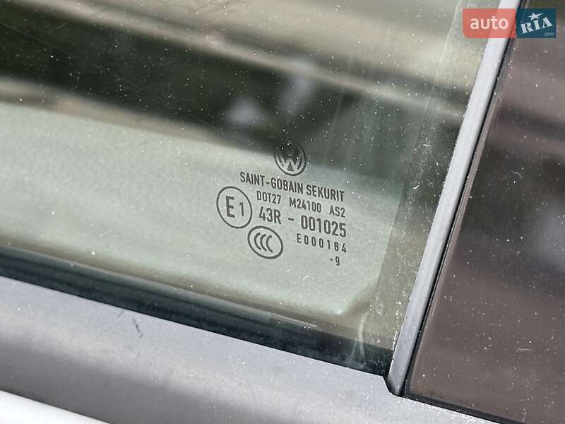 Хетчбек Volkswagen Golf 2009 в Сумах