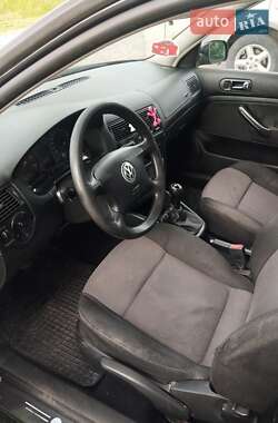 Універсал Volkswagen Golf 2000 в Мукачевому