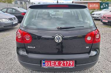 Хетчбек Volkswagen Golf 2005 в 