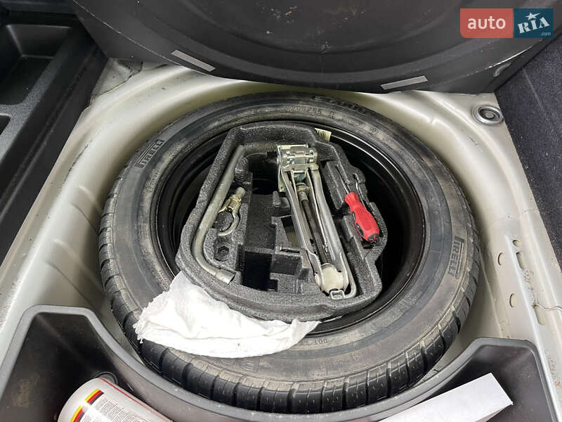 Універсал Volkswagen Golf 2003 в Згурівці