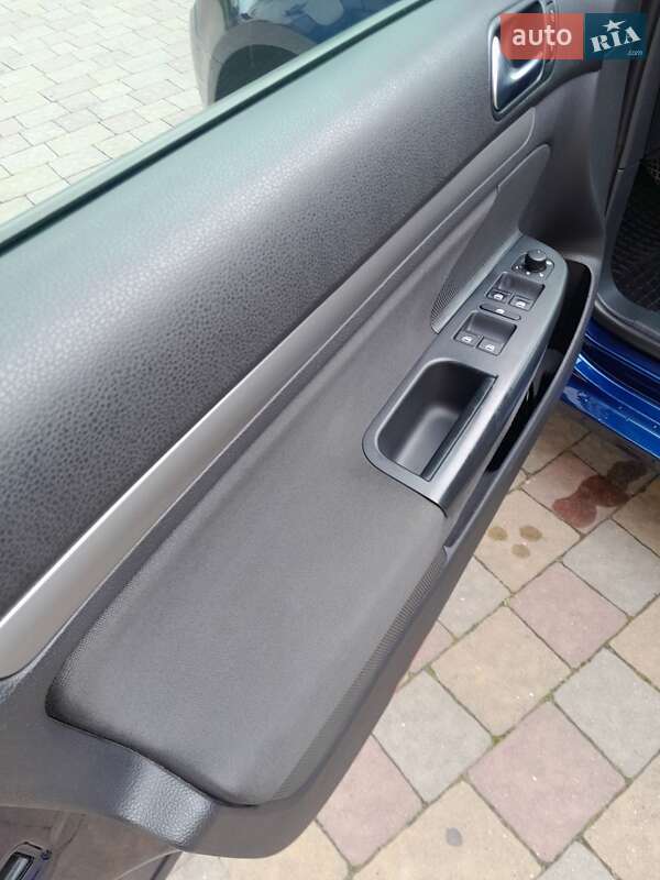 Універсал Volkswagen Golf 2011 в Мукачевому