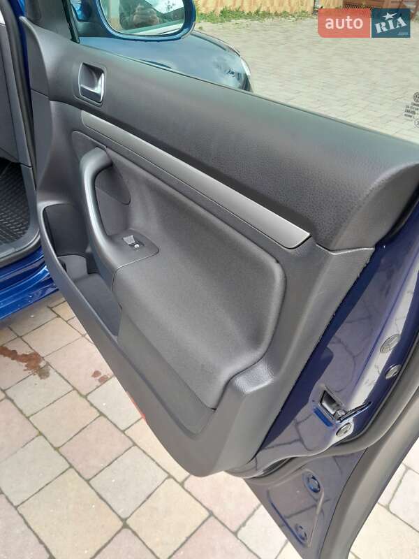 Універсал Volkswagen Golf 2011 в Мукачевому