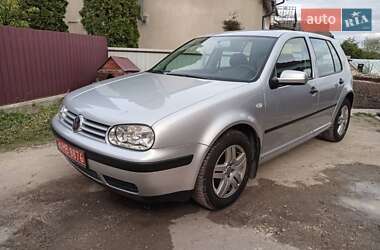 Хетчбек Volkswagen Golf 2002 в Тернополі