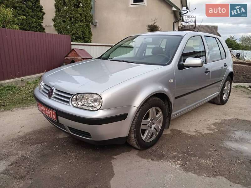 Хэтчбек Volkswagen Golf 2002 в Тернополе