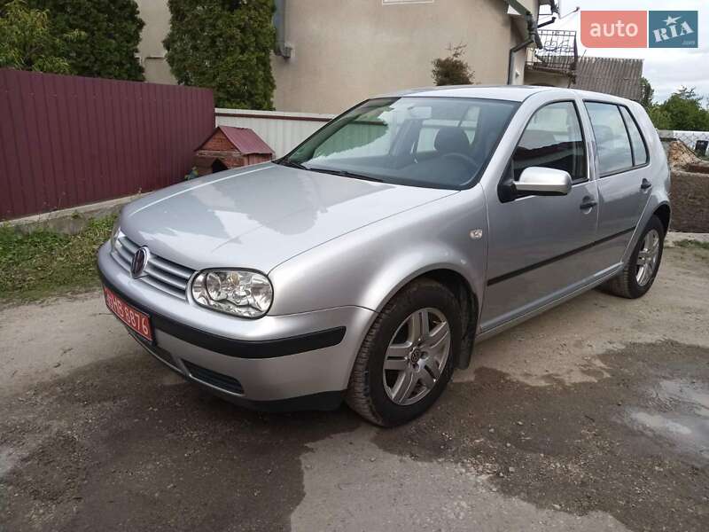 Хэтчбек Volkswagen Golf 2002 в Тернополе