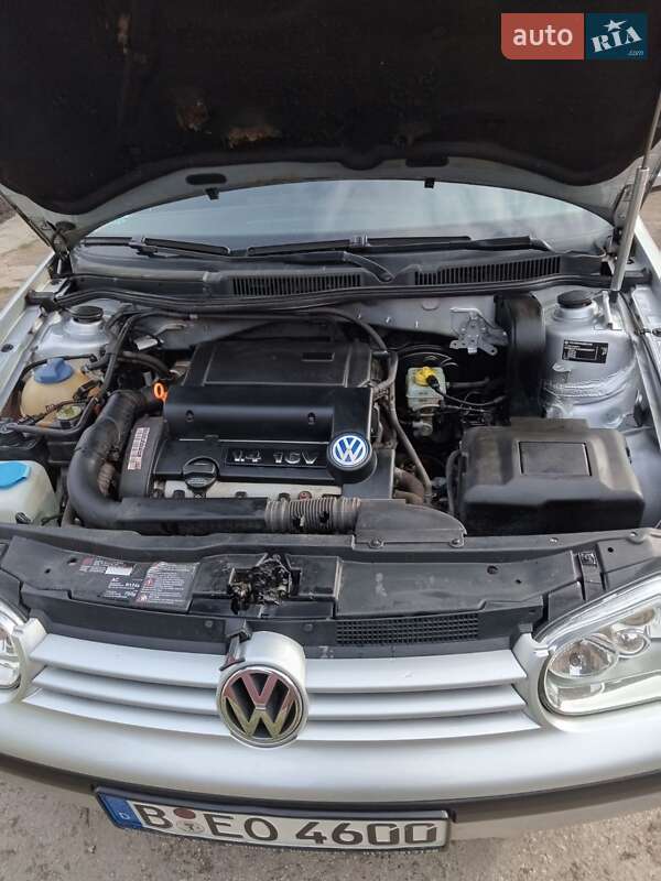 Хэтчбек Volkswagen Golf 2002 в Тернополе