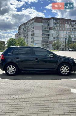 Хетчбек Volkswagen Golf 2006 в 