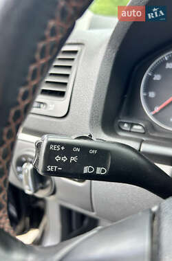 Хетчбек Volkswagen Golf 2006 в 
